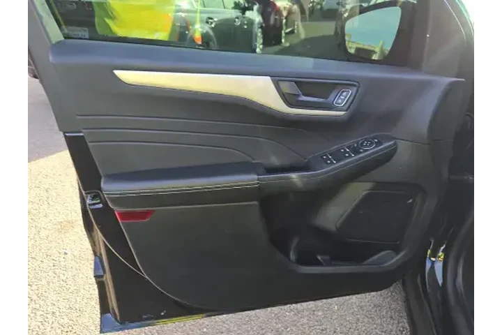 $19999 : Ford Escape 2022 SE 4dr SUV image 9