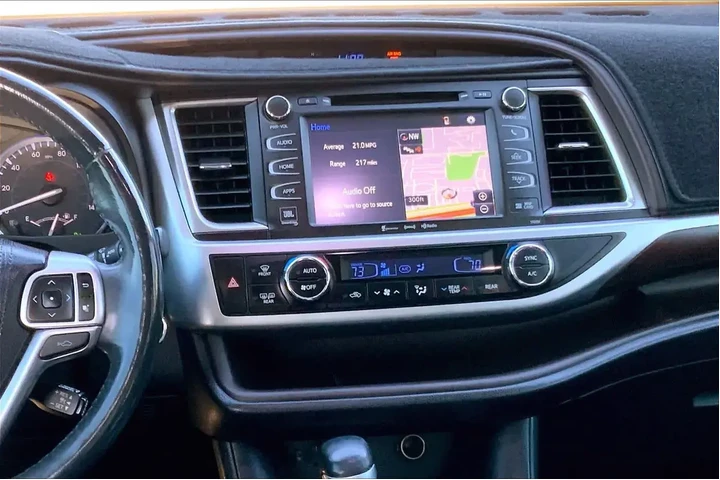 $18353 : Toyota Highlander 2016 Limit image 6