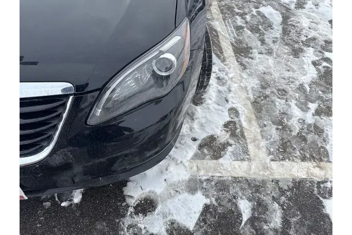 $8998 : Chrysler 200 2012 Touring 4d image 5