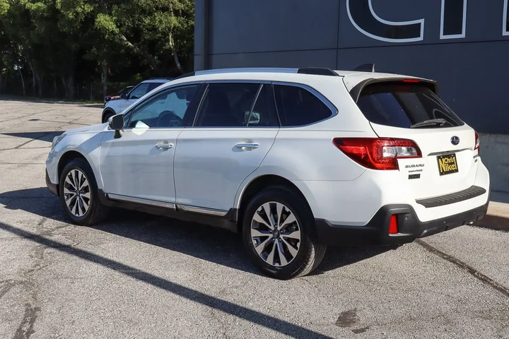 $14849 : 2018 Outback Touring image 6
