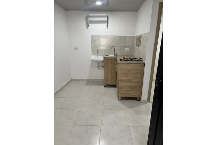 $800000 : Se arrienda Apartaestudio image 4