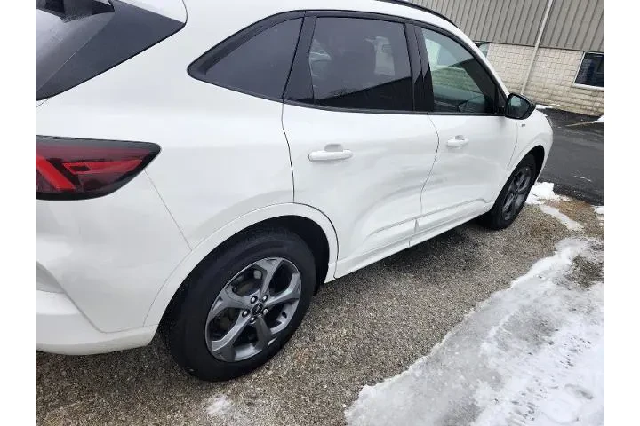 $22880 : Ford Escape 2023 AWD ST-Line image 7