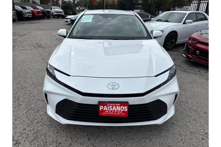 2025 Camry LE image 2