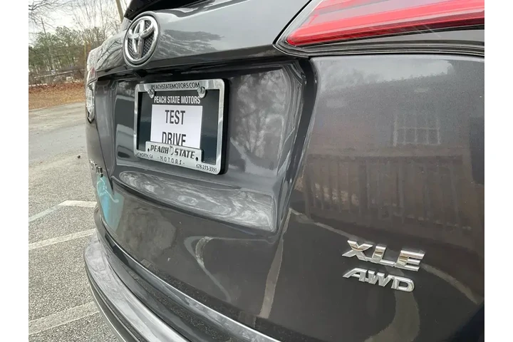 $14985 : Toyota RAV4 2017 AWD XLE 4dr image 10