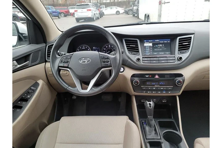 $14998 : Hyundai TUCSON 2018 Value 4d image 9