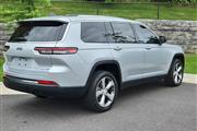 $38928 : 2021 Grand Cherokee L Limited thumbnail