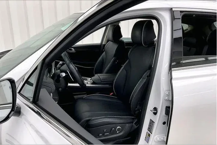 $39990 : Genesis GV80 2023 AWD 2.5T 4 image 8