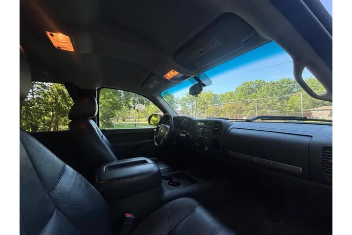 $5999 : 2011 Silverado 1500 LT image 8