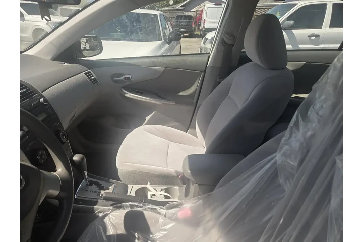 $10950 : Toyota Corolla 2010 S 4dr Se image 9