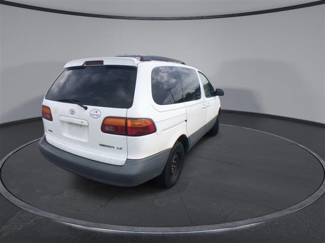 PRE-OWNED 1998 TOYOTA SIENNA image 8