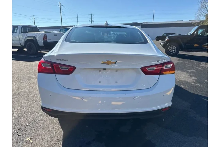 $23777 : Chevrolet Malibu 2024 LT 4dr image 6