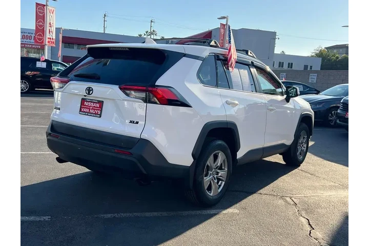 $25998 : Toyota RAV4 2022 XLE 4dr SUV image 6