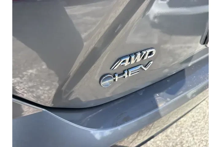 $29988 : Toyota Camry 2025 image 9