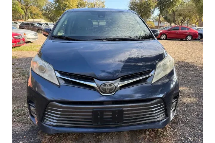 $13995 : 2018 Sienna image 3