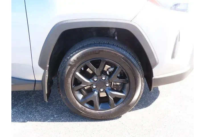 $25999 : Toyota RAV4 2024 LE 4dr SUV image 9