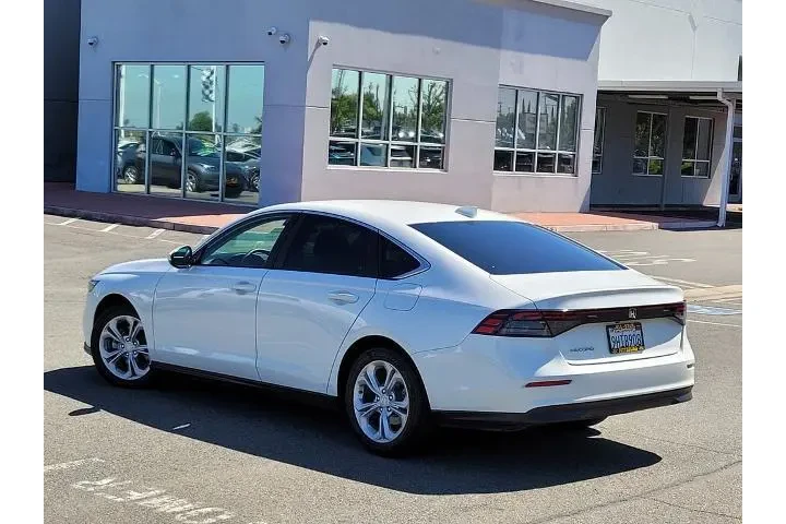 $27100 : Honda Accord 2024 LX 4dr Sed image 6