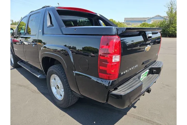 $15995 : 2011 Avalanche LT image 9