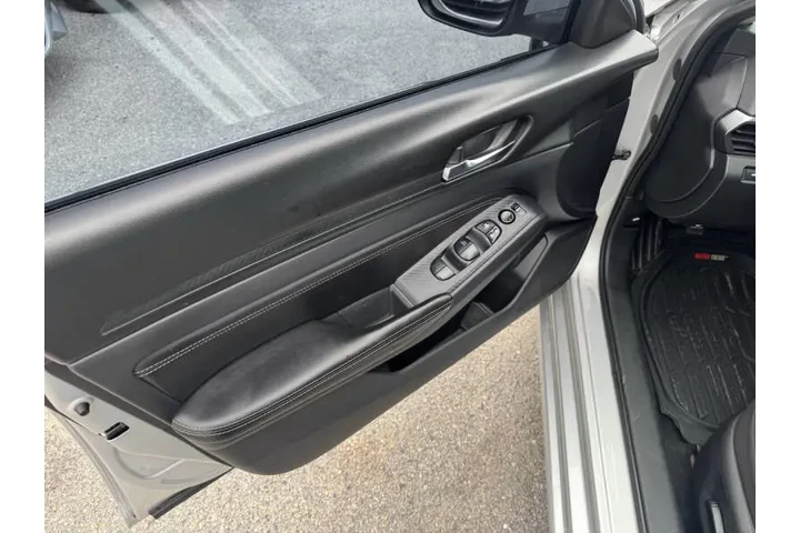 $11997 : 2019 Altima 2.5 S image 7