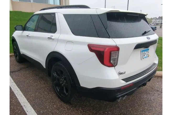 $31490 : Ford Explorer 2020 AWD ST 4d image 3