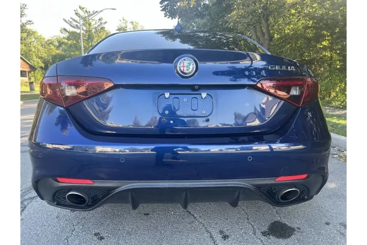 $1 : 2018 Alfa Romeo Giulia image 8