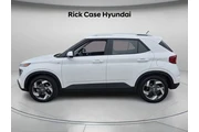 $23414 : Hyundai VENUE 2025 SEL 4dr C thumbnail