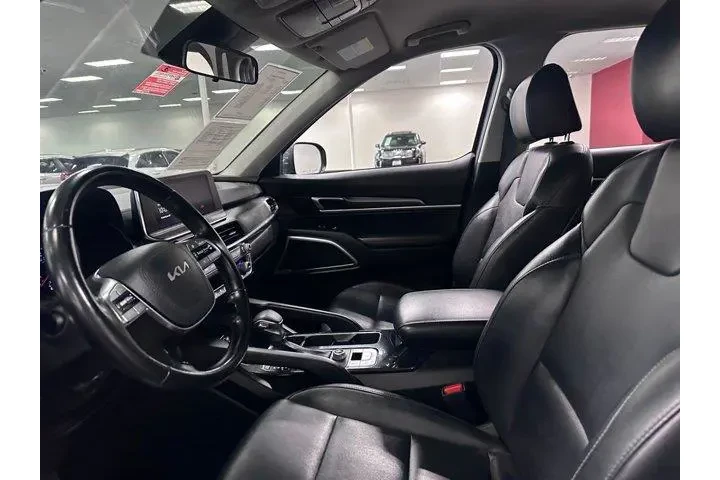 $26876 : Kia Telluride 2022 LX 4dr SU image 7