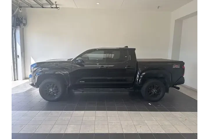 $32696 : Toyota Tacoma 2024 4x2 SR 4d image 1