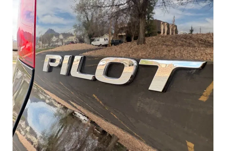 $14900 : 2016 Pilot Touring image 10