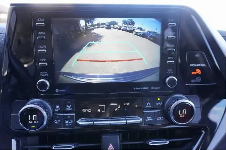 $25988 : Toyota Highlander 2020 LE 4d image 10