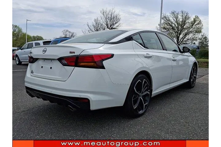$21787 : Nissan Altima 2024 2.5 SR 4d image 5