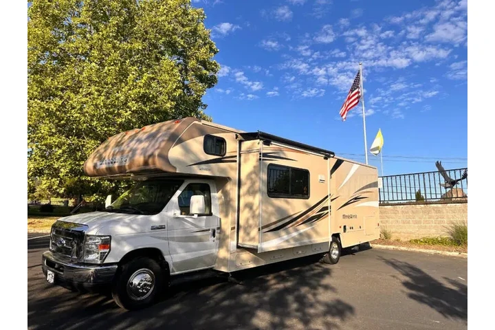 $54995 : 2017 Winnebago Minnie Winnie image 4