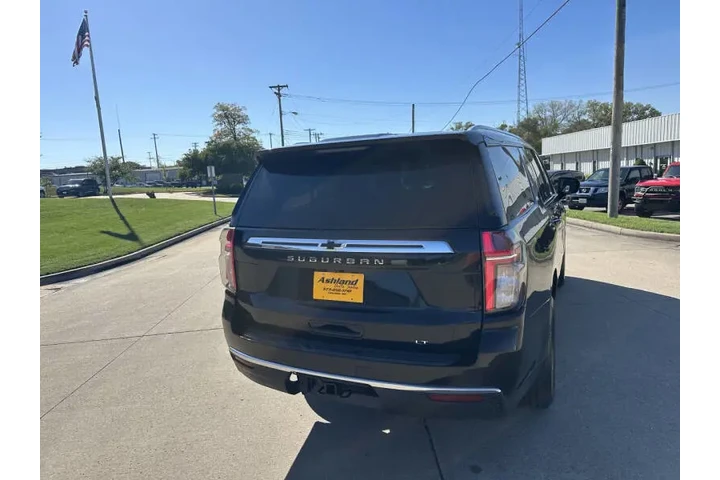 $30900 : 2023 Suburban LT image 5