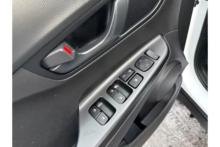 $20997 : Hyundai KONA 2023 SEL 4dr Cr image 8