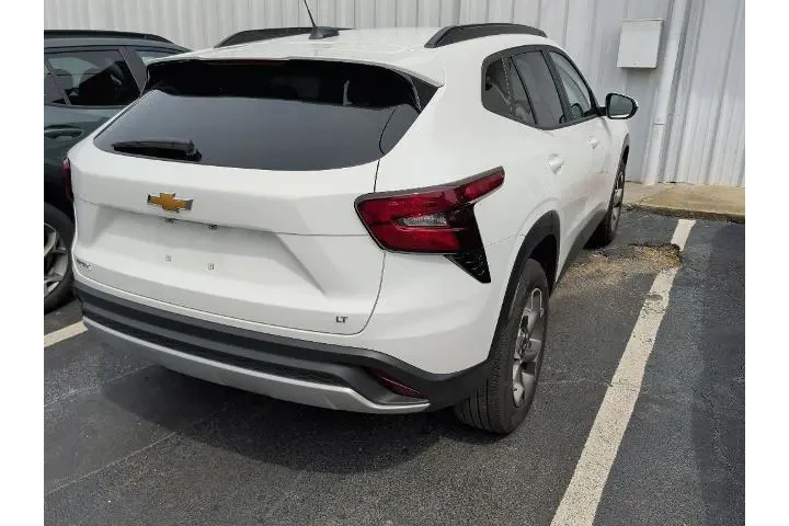 $20000 : Chevrolet Trax 2025 LT 4dr C image 3
