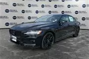 PRE-OWNED 2024 VOLVO S60 B5 P en Madison WV