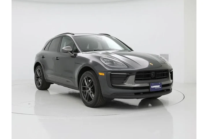 $39998 : Porsche Macan 2023 AWD T 4dr image 1