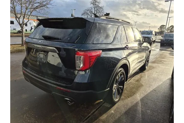 $28791 : Ford Explorer 2023 XLT 4dr S image 3