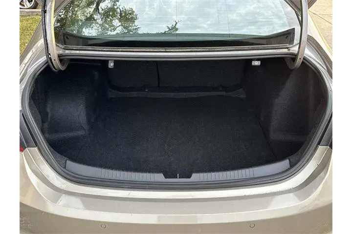 $21798 : Chevrolet Malibu 2025 LT 4dr image 6