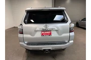 $31987 : Toyota 4Runner 2018 4x4 SR5 thumbnail
