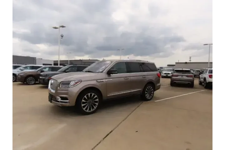 $39922 : Lincoln Navigator 2020 4x2 R image 2