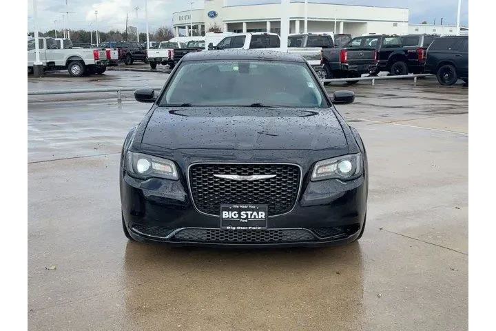 $17499 : Chrysler 300 2020 Touring 4d image 8