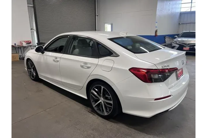 $26905 : Honda Civic 2024 Touring 4dr image 5