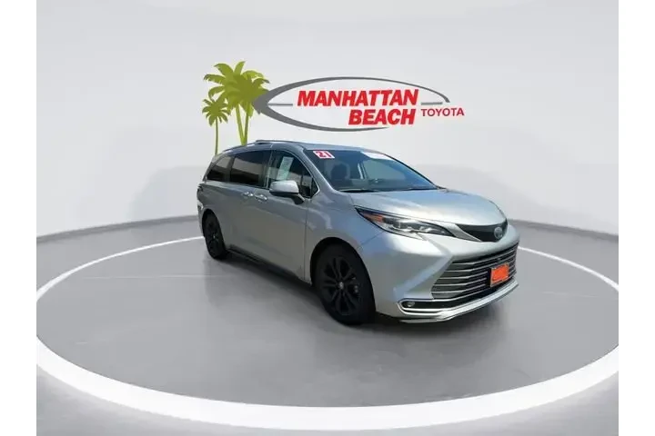 $39842 : Toyota Sienna 2021 Platinum image 2