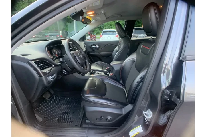 $23995 : Jeep Cherokee 2022 4x4 Trail image 9