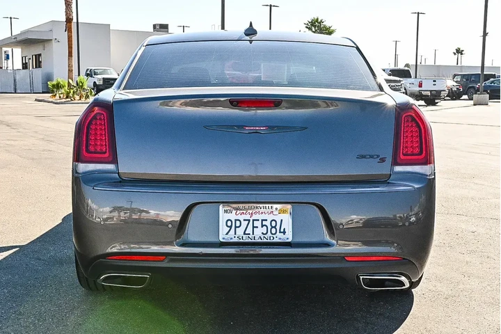 Chrysler 300 2023 S V6 4dr S image 7