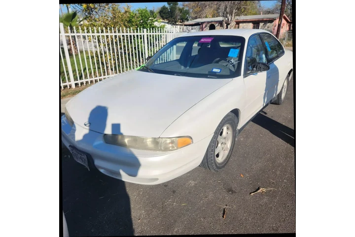 $1500 : 2000 OLDSMOBILE INTRIGUE2000 image 1