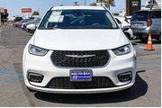 $23998 : Chrysler Pacifica 2023 Touri thumbnail