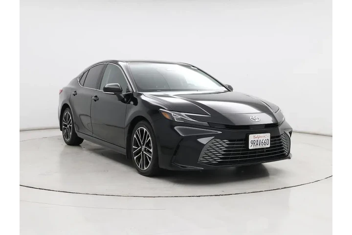$30998 : Toyota Camry 2025 XLE 4dr Se image 1