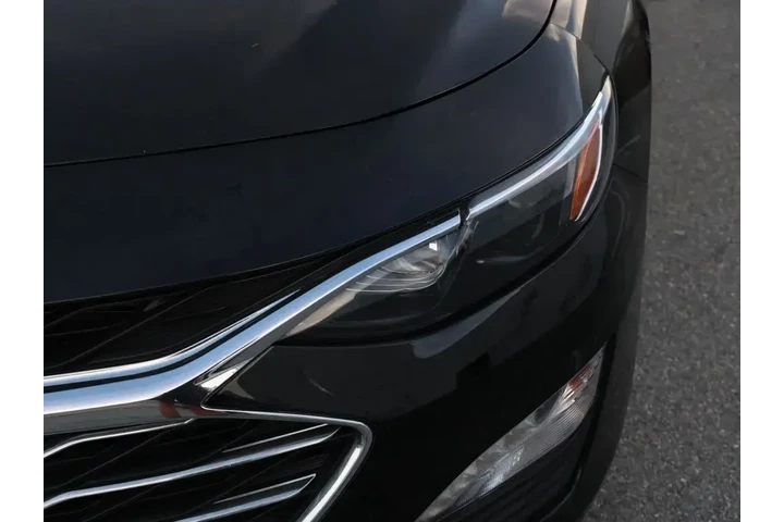 $17784 : Chevrolet Malibu 2024 LT 4dr image 10