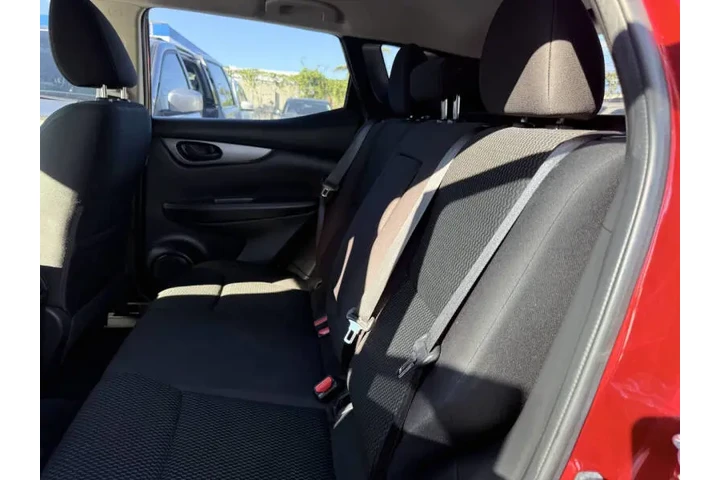 $6300 : 2017 Rogue Sport SL image 9